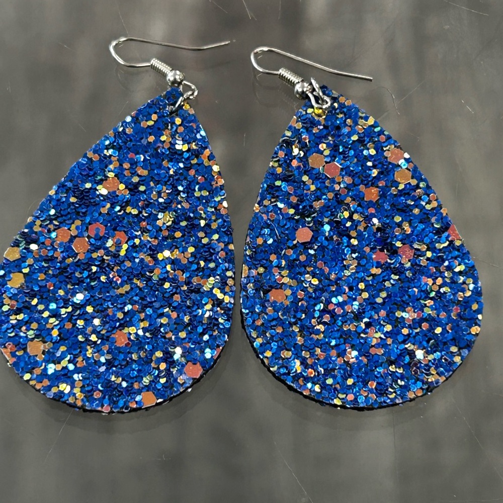 Sparkling Blue Teardrop Earrings(NWOT)